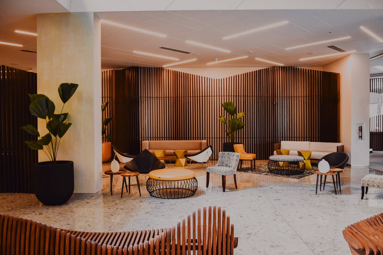 Airports / Lounges