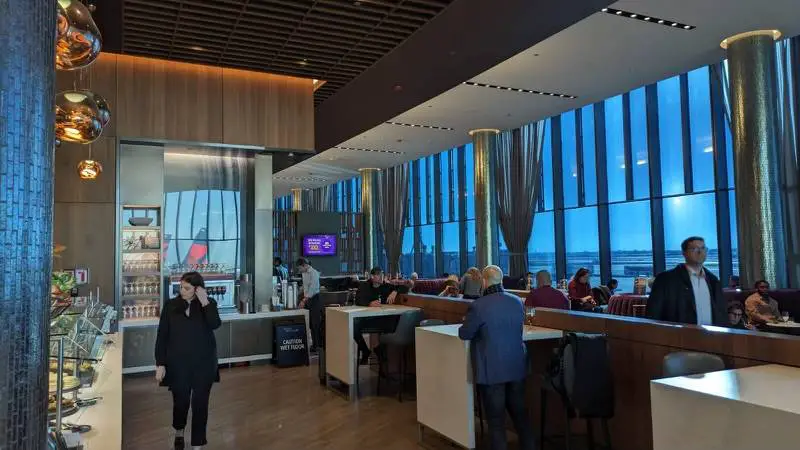 Review of Delta SkyClub Ohare Terminal 5